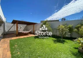 Foto 1 de Casa com 3 Quartos à venda, 210m² em Jardim Inconfidência, Uberlândia