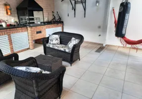 Foto 1 de Casa com 4 Quartos à venda, 175m² em Granja Viana, Cotia