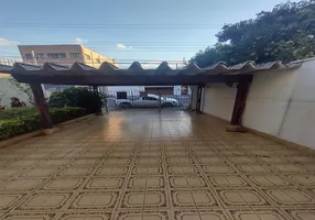 Foto 1 de Casa com 3 Quartos à venda, 195m² em Parque Peruche, São Paulo