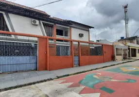 Foto 1 de Casa com 5 Quartos à venda, 360m² em Curió-utinga, Belém