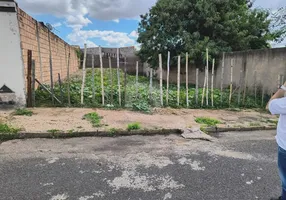 Foto 1 de Lote/Terreno à venda, 250m² em Granada, Uberlândia