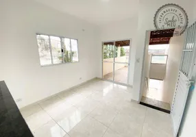 Foto 1 de Casa de Condomínio com 2 Quartos à venda, 64m² em Mirim, Praia Grande
