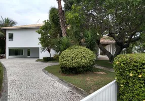 Foto 1 de Casa de Condomínio com 5 Quartos à venda, 400m² em Busca-Vida, Camaçari