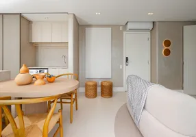 Foto 1 de Apartamento com 2 Quartos para venda ou aluguel, 69m² em Centro, Florianópolis