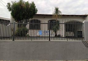 Casas à venda na Rua Serra do Cantu em Londrina