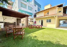 Foto 1 de Casa com 4 Quartos à venda, 390m² em Mariscal, Bombinhas