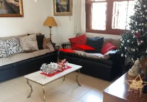 Foto 1 de Casa com 4 Quartos à venda, 189m² em Medianeira, Porto Alegre