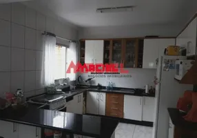 Foto 1 de Sobrado com 4 Quartos à venda, 250m² em Vila Tatetuba, São José dos Campos