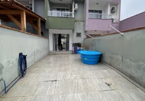 Foto 1 de Sobrado com 2 Quartos à venda, 99m² em São Francisco de Assis, Camboriú