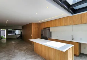 Foto 1 de Casa com 3 Quartos à venda, 180m² em Campo Belo, São Paulo