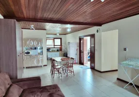 Foto 1 de Casa com 3 Quartos à venda, 142m² em Morro Santana, Porto Alegre