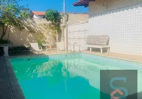 Foto 1 de Casa com 2 Quartos à venda, 450m² em Jardim Excelcior, Cabo Frio