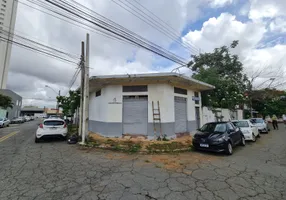 Foto 1 de Casa com 3 Quartos à venda, 282m² em Setor Coimbra, Goiânia