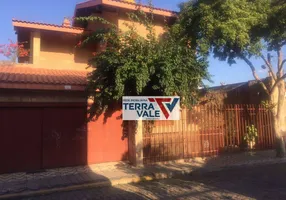 Foto 1 de Sobrado com 4 Quartos à venda, 323m² em Centro, Lorena