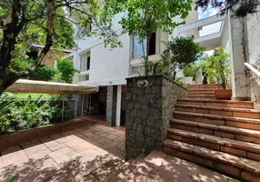 Foto 1 de Sobrado com 4 Quartos para venda ou aluguel, 600m² em Alto de Pinheiros, São Paulo