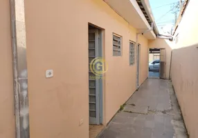 Foto 1 de Casa com 3 Quartos à venda, 100m² em Jardim Emília, Jacareí