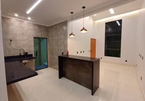 Foto 1 de Casa com 3 Quartos à venda, 180m² em Centro, Santo Antônio de Goiás