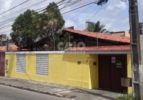 Foto 1 de Casa com 3 Quartos à venda, 266m² em Candelária, Natal