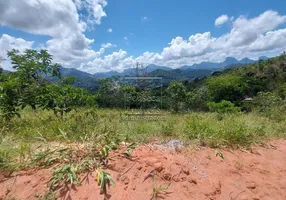 Foto 1 de Lote/Terreno à venda, 1300m² em Bonsucesso, Petrópolis