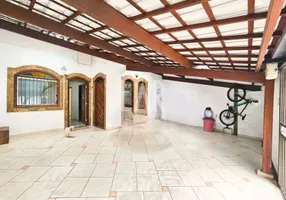 Foto 1 de Casa com 4 Quartos à venda, 129m² em Santa Amélia, Belo Horizonte