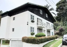 Foto 1 de Apartamento com 3 Quartos à venda, 110m² em Golfe, Teresópolis