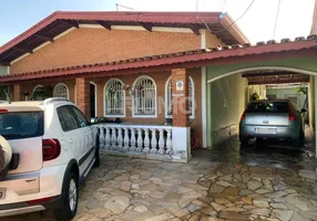 Foto 1 de Casa com 3 Quartos à venda, 211m² em Jardim Nova Europa, Campinas