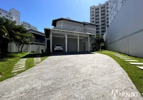 Foto 1 de Casa com 6 Quartos à venda, 381m² em Vila Operaria, Itajaí