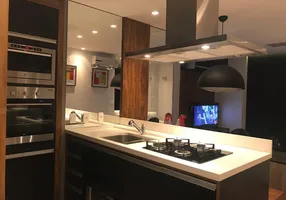 Foto 1 de Apartamento com 2 Quartos para alugar, 70m² em Jurerê, Florianópolis