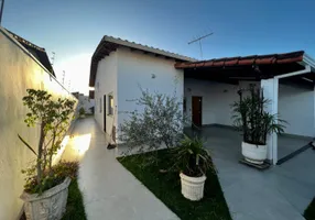 Foto 1 de Casa com 3 Quartos à venda, 130m² em Santa Mônica, Uberlândia