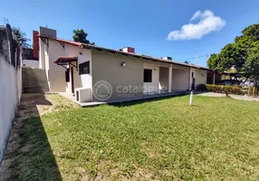 Foto 1 de Casa de Condomínio com 4 Quartos à venda, 250m² em Candelária, Natal