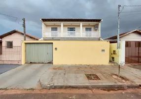 Foto 1 de Sobrado com 3 Quartos à venda, 262m² em São Pedro, Londrina