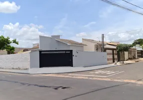 Foto 1 de Casa com 2 Quartos à venda, 68m² em Centro, Dracena