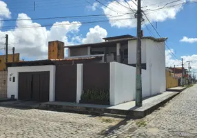 Foto 1 de Casa com 3 Quartos à venda, 170m² em Emaús, Parnamirim