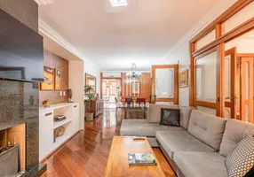 Foto 1 de Apartamento com 3 Quartos à venda, 243m² em Mont' Serrat, Porto Alegre