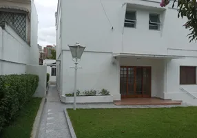 Foto 1 de Casa com 4 Quartos para venda ou aluguel, 380m² em Pacaembu, São Paulo