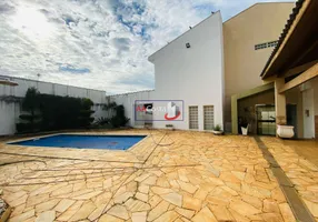 Foto 1 de Casa à venda, 300m² em Jardim Roselândia, Franca