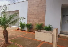 Foto 1 de Casa com 3 Quartos à venda, 200m² em Granada, Uberlândia