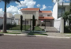 Foto 1 de Sobrado com 5 Quartos à venda, 376m² em Zona 05, Maringá