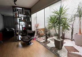 Foto 1 de Casa com 6 Quartos à venda, 263m² em Parque Novo Mundo, São Paulo