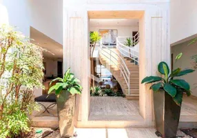 Foto 1 de Casa de Condomínio com 5 Quartos à venda, 551m² em Chácara Monte Alegre, São Paulo