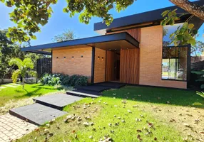 Foto 1 de Casa de Condomínio com 3 Quartos à venda, 304m² em Residencial Villa Verde , Senador Canedo