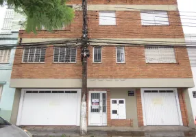 Foto 1 de Casa com 3 Quartos para alugar, 73m² em Centro, Pelotas