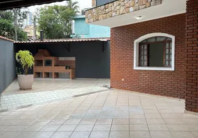 Foto 1 de Sobrado com 3 Quartos à venda, 180m² em Santa Maria, Santo André