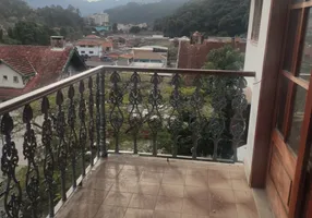 Foto 1 de Apartamento com 3 Quartos para alugar, 100m² em Varzea, Teresópolis