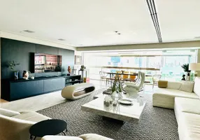 Foto 1 de Apartamento com 3 Quartos à venda, 240m² em Parnamirim, Recife