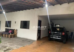 Foto 1 de Casa com 3 Quartos à venda, 180m² em Santa Mônica, Uberlândia