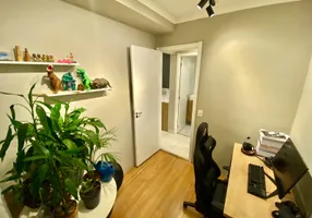 Foto 1 de Apartamento com 2 Quartos para alugar, 35m² em Cambuci, São Paulo