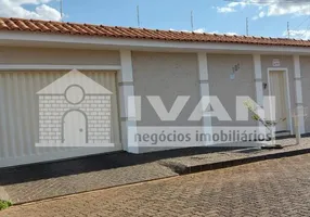 Foto 1 de Casa com 3 Quartos à venda, 250m² em Presidente Roosevelt, Uberlândia