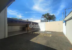 Foto 1 de Casa com 4 Quartos à venda, 357m² em Umuarama, Uberlândia