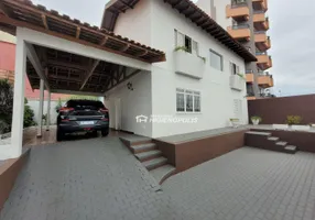 Foto 1 de Sobrado com 4 Quartos à venda, 218m² em Boa Vista, Londrina